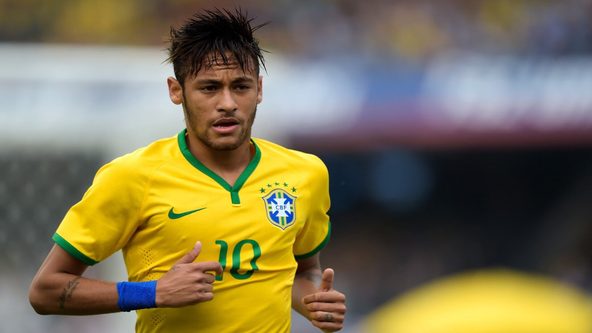 姆巴佩双响助巴黎圣日耳曼领跑法甲 梅西缺席引发热议